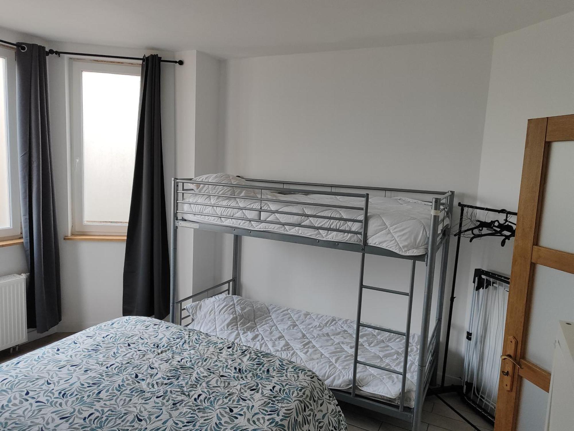 Appartement Spacieux Avec Parking Et Terrasse De Panne Exterior photo