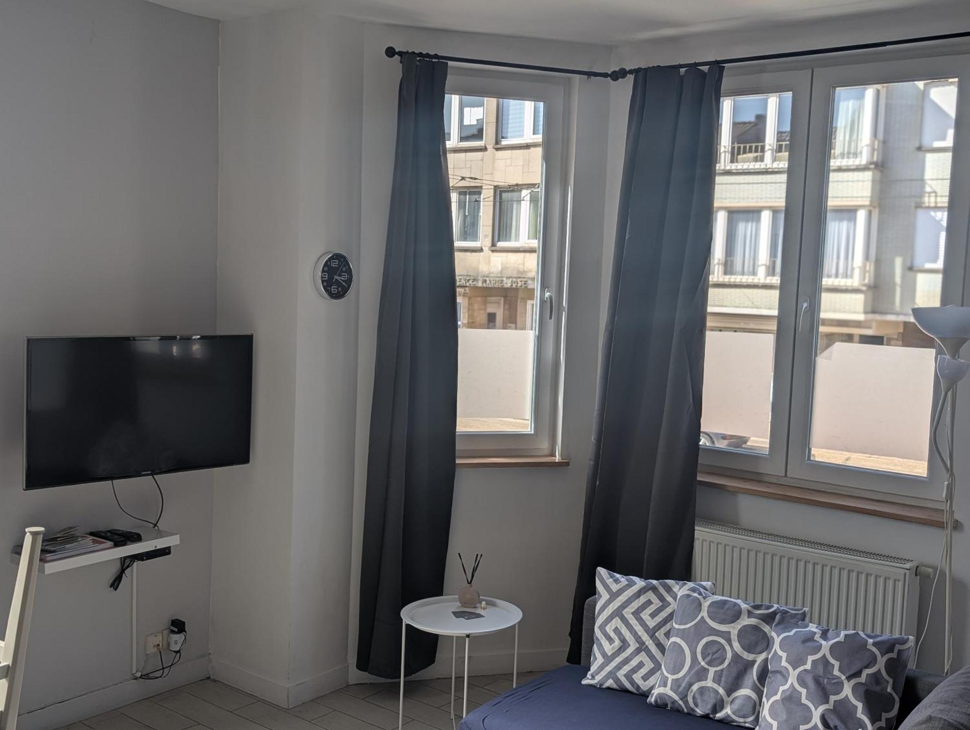 Appartement Spacieux Avec Parking Et Terrasse De Panne Exterior photo